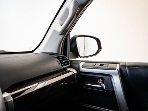 Used 2018 Toyota 4Runner Limited image 31