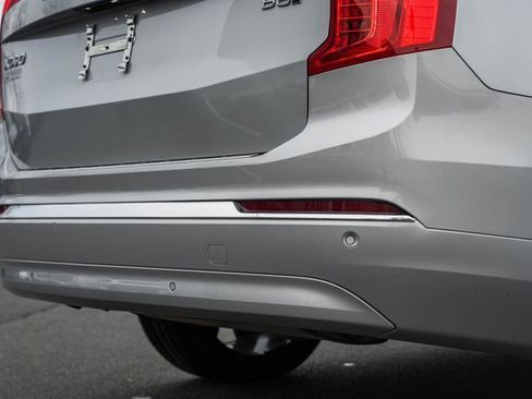 Used 2023 Volvo XC90 B6 Ultimate w/ Protection Package Premier image 9