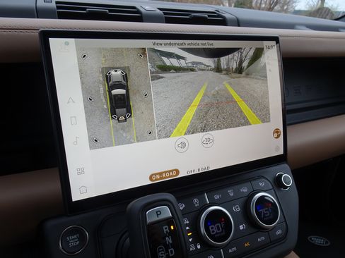 New 2026 Land Rover Defender 110 X-Dynamic SE image 4