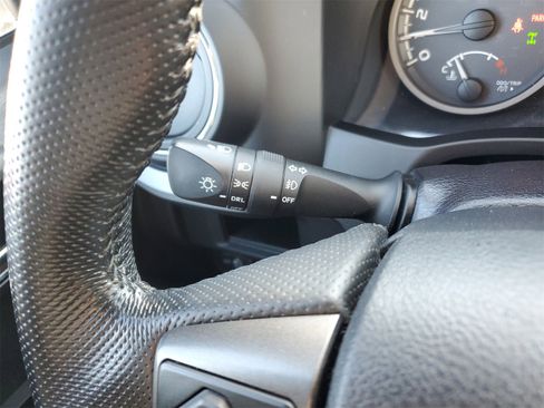 Used 2016 Toyota Tacoma TRD Sport image 24