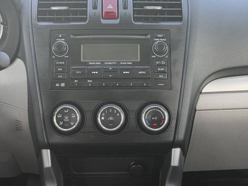 Used 2014 Subaru Forester 2.5i AWD/4WD image 12