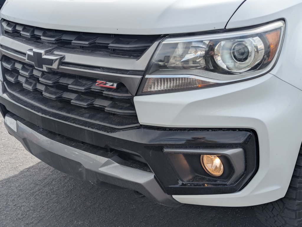 Used 2021 Chevrolet Colorado Z71 w/ Safety Package AWD/4WD image 11