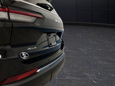 Used 2023 Jeep Grand Cherokee L Limited image 36