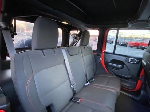 Used 2022 Jeep Wrangler Unlimited Rubicon w/ LED Lighting Group image 26