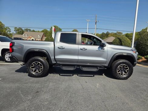 Used 2023 Chevrolet Colorado ZR2 w/ ZR2 Convenience Package III image 11