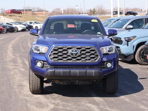 Used 2023 Toyota Tacoma TRD Off-Road image 4