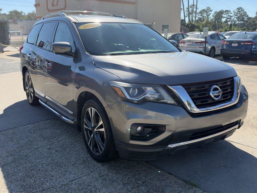 Used 2020 Nissan Pathfinder Platinum FWD image 3