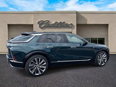 New 2026 Cadillac Lyriq Signature Luxury w/ Nappa Leather Package RWD image 3