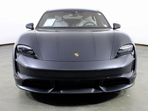 Used 2020 Porsche Taycan Turbo image 10