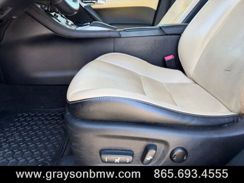 Used 2015 Lexus CT 200h w/ Navigation Package FWD image 11