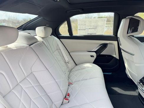 New 2026 BMW 760i xDrive w/ Executive Package AWD/4WD image 25