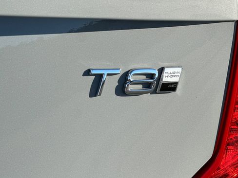 Used 2025 Volvo XC90 T8 Core w/ Climate Package image 13