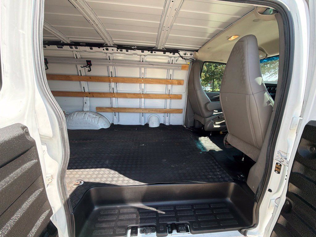 Used 2019 Chevrolet Express 2500 w/ Driver Convenience Package RWD image 18