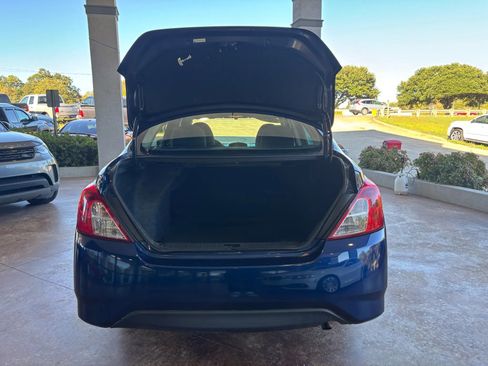 Used 2019 Nissan Versa SV image 21