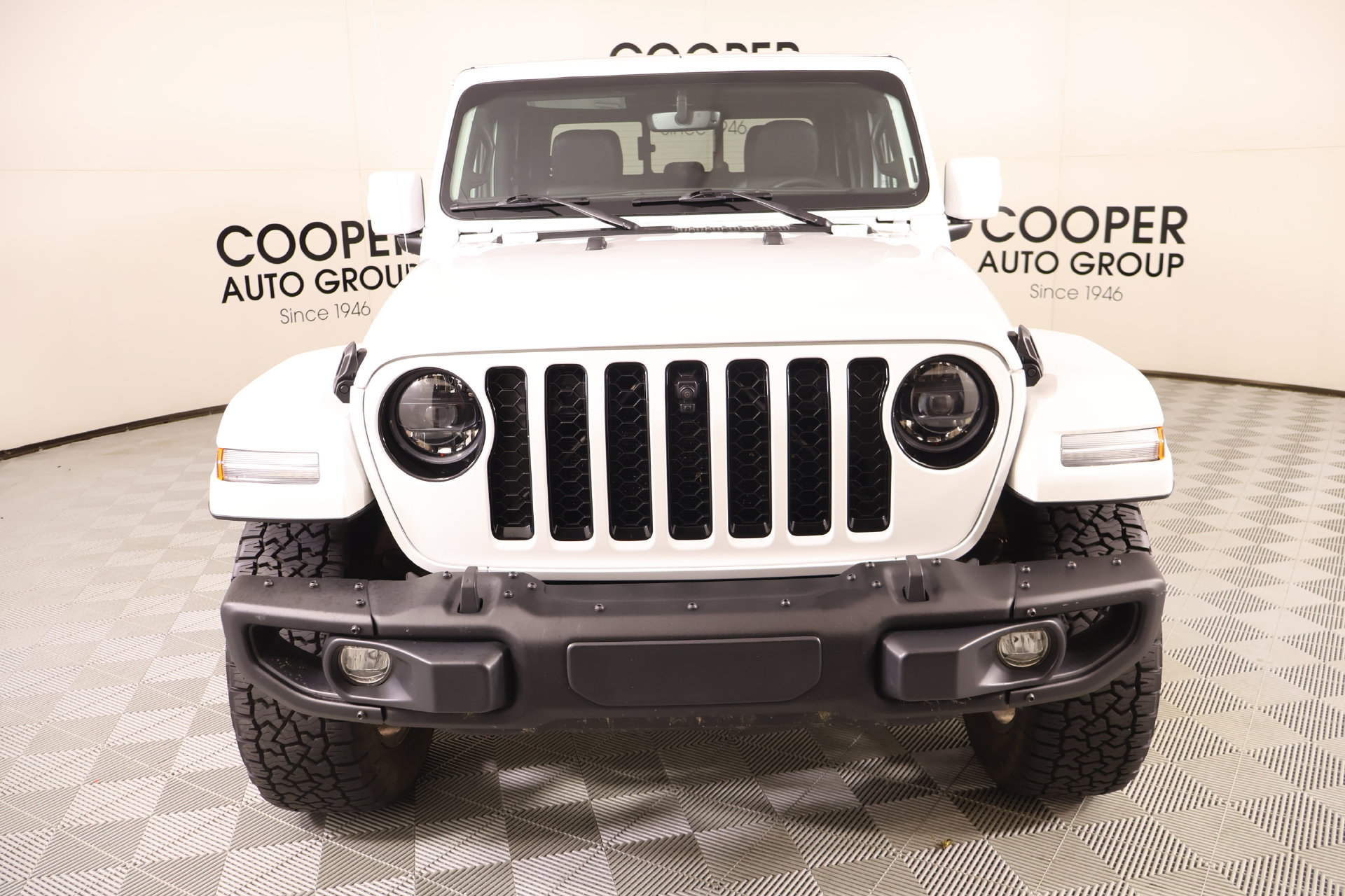 Used 2023 Jeep Gladiator Overland AWD/4WD image 10