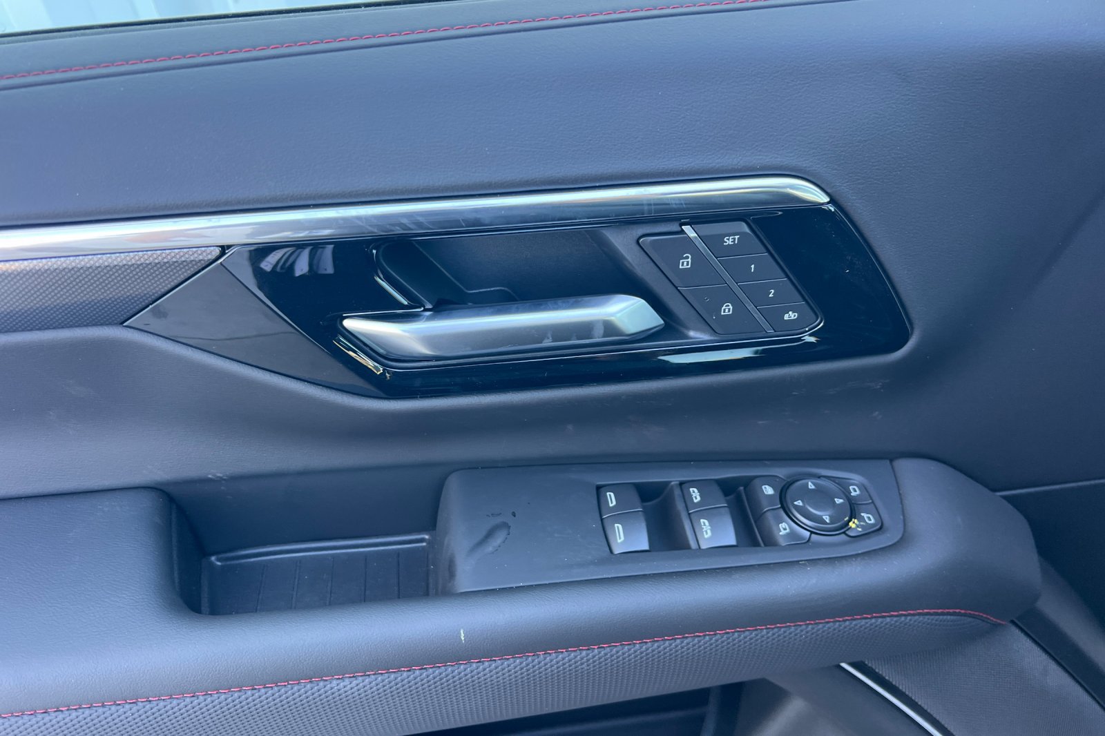 New 2027 Chevrolet Tahoe RST w/ Advanced Technology Package AWD/4WD image 8