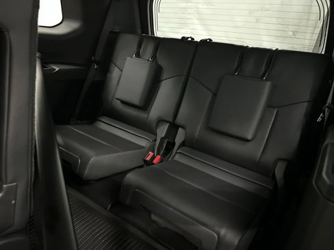 Used 2024 Lexus GX 550 w/ Accessory Package (Z1) AWD/4WD image 25