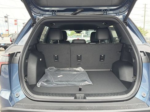 New 2026 Chevrolet Equinox LT w/ Convenience Package II FWD image 17