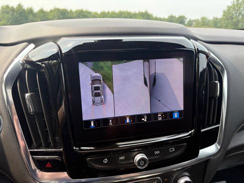 Used 2023 Chevrolet Traverse LT w/ LT Premium Package AWD/4WD image 30