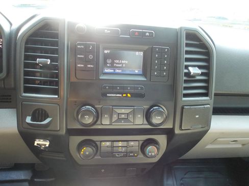 Used 2018 Ford F150 XL RWD image 2