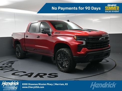 Used 2025 Chevrolet Silverado 1500 LT Trail Boss w/ Dark Appearance Package AWD/4WD image 1