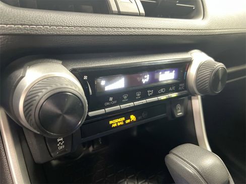 Used 2022 Toyota RAV4 LE image 15