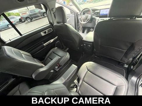Used 2022 Ford Explorer XLT w/ Equipment Group 202A AWD/4WD image 27