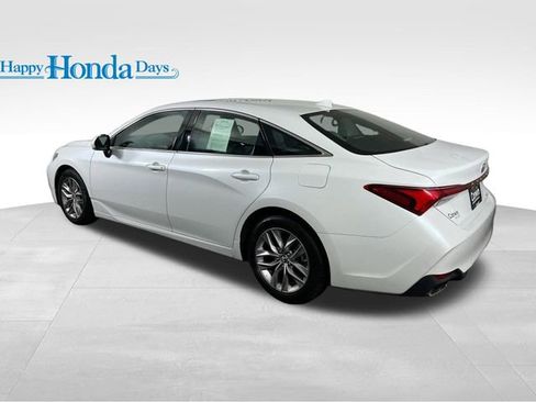 Used 2019 Toyota Avalon XLE image 14