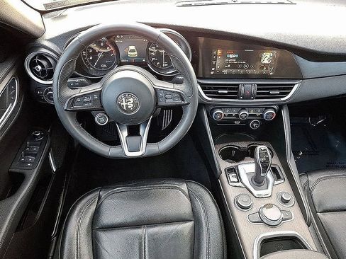 Used 2023 Alfa Romeo Giulia Ti image 14