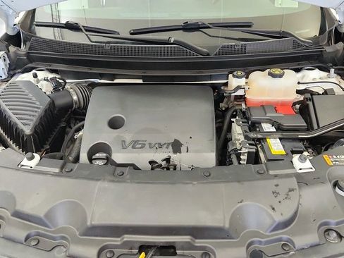 Used 2023 Chevrolet Traverse LT FWD image 41