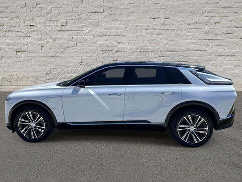 New 2026 Cadillac Lyriq Luxury RWD image 2
