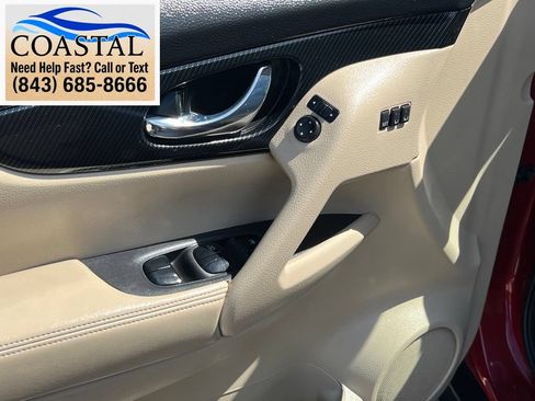 Used 2017 Nissan Rogue SL AWD/4WD image 7