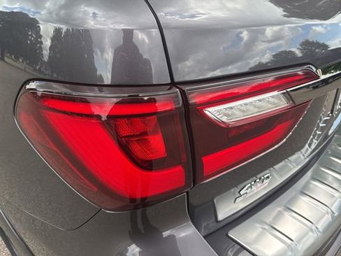 Used 2023 INFINITI QX80 Premium Select AWD/4WD image 10