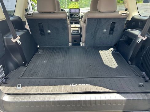 Used 2022 Lexus GX 460 Luxury w/ Sport Design Package AWD/4WD image 27