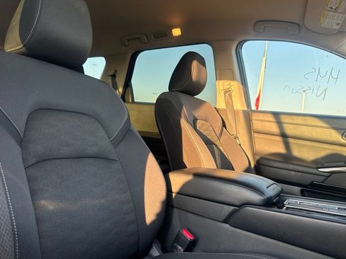 Certified 2025 Nissan Pathfinder SV FWD image 27