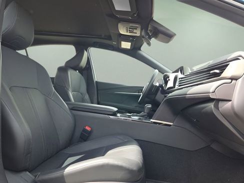 Used 2025 Toyota Camry XSE image 15