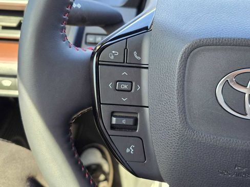 Used 2026 Toyota Prius Plug-In Hybrid image 28