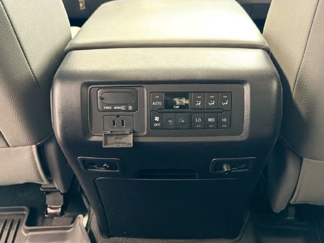 Certified 2019 Toyota Sequoia Platinum AWD/4WD image 24