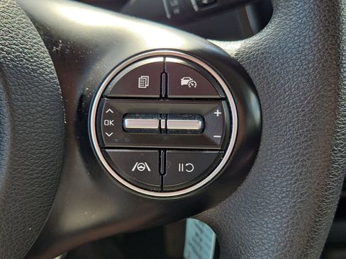 Used 2023 Kia Soul LX image 30