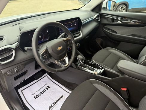 Used 2024 Chevrolet TrailBlazer LT w/ LT Cold Weather Package image 18