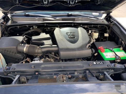 Used 2019 Toyota Tacoma 2WD Double Cab image 9