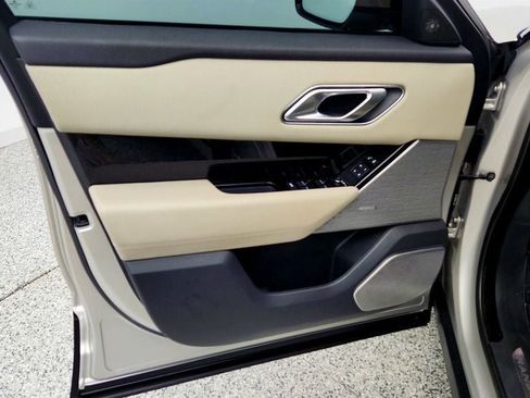 Used 2018 Land Rover Range Rover Velar S AWD/4WD image 11