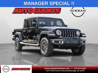 Used 2020 Jeep Gladiator Overland w/ Cold Weather Group video 1