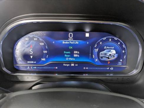 Used 2022 Chevrolet Suburban LT RWD image 29