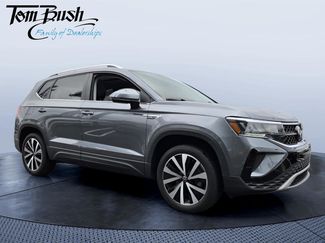 Used 2024 Volkswagen Taos SE w/ Panoramic Sunroof Package video 1