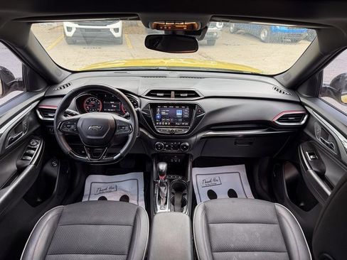 Used 2023 Chevrolet TrailBlazer RS w/ Sun and Liftgate Package image 18