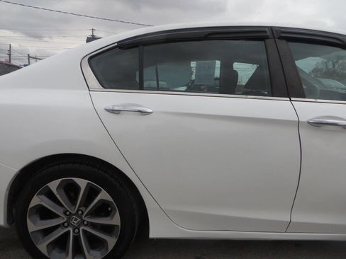 Used 2015 Honda Accord Sport image 21