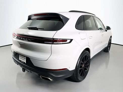 Certified 2025 Porsche Cayenne AWD/4WD image 9