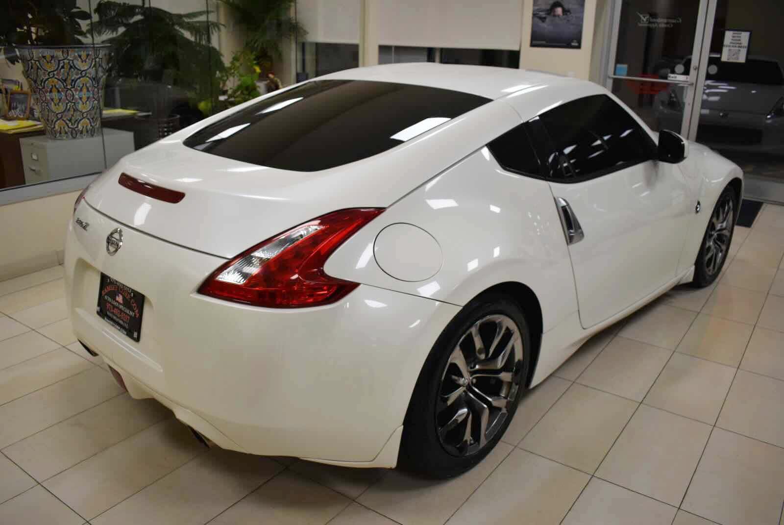 Used 2014 Nissan 370Z Coupe RWD image 4