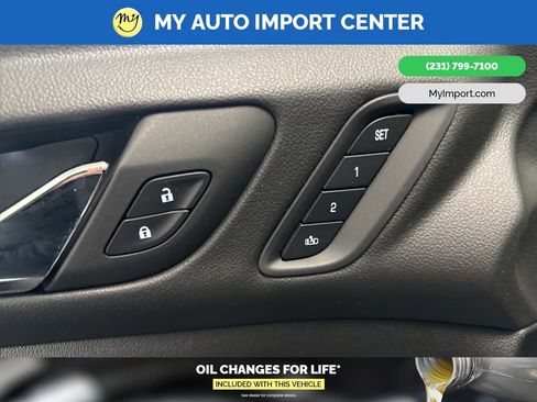 Used 2023 GMC Acadia Denali w/ Denali Ultimate Package image 12